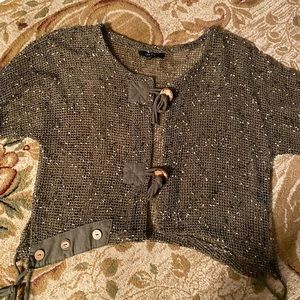 Knit short sleeve sweater with chunky buttons